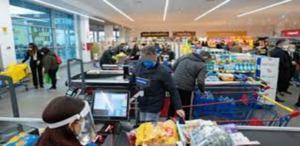 La crisi morde le famiglie: nei Supermercati e’ corsa alle promozioni