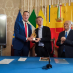 Manfredi consegna a Bill De Blasio il Premio Internazionale ‘Guido Dorso’